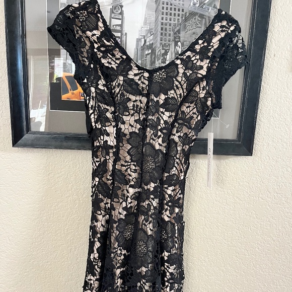 Beautiful Black Cocktail Dress - Picture 1 of 2